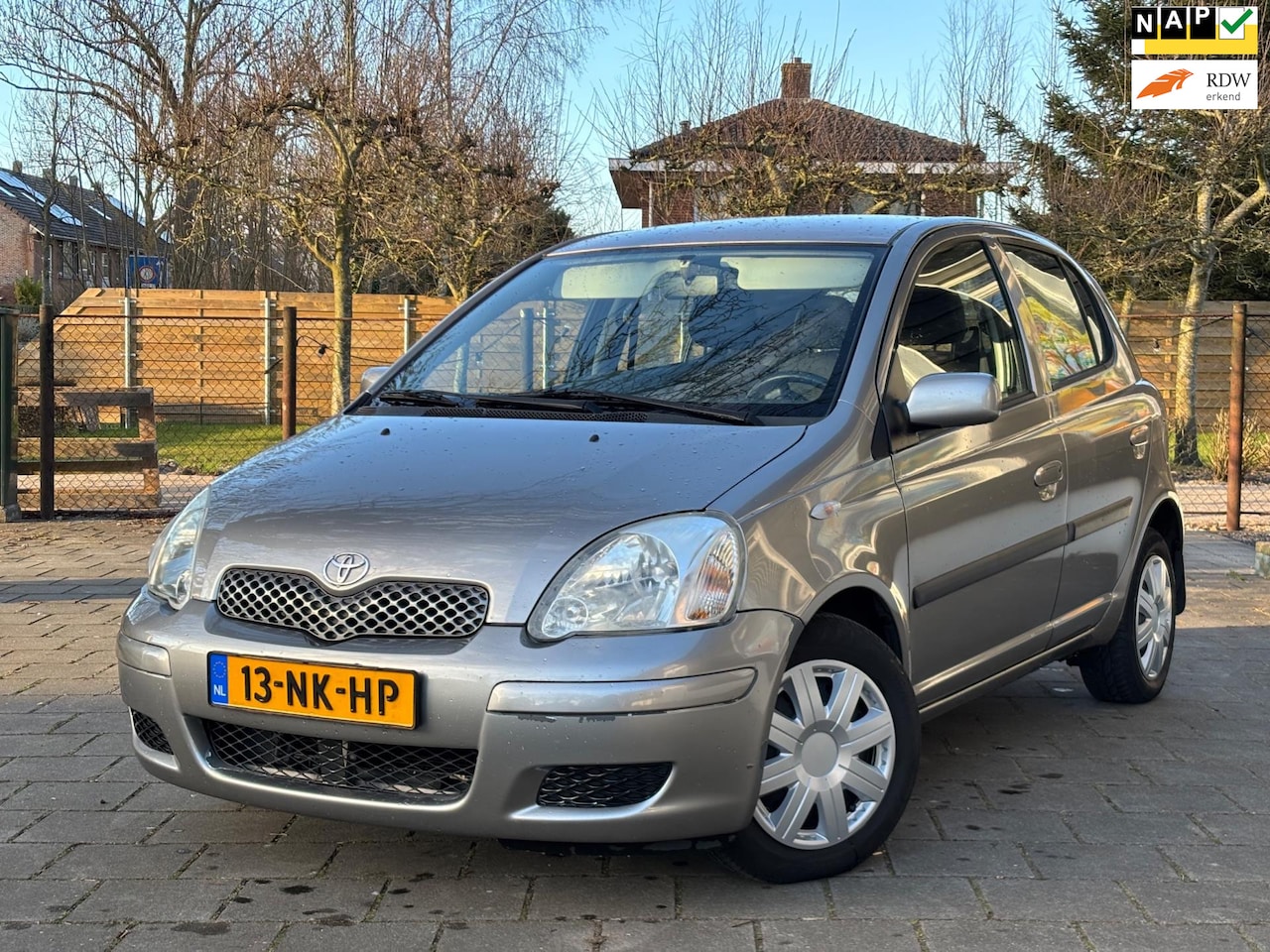 Toyota Yaris - 1.3 VVT-i Sol | Automaat | Nieuwe APK | NAP | Airco + El. Ramen | 5-drs | Goed onderhouden - AutoWereld.nl