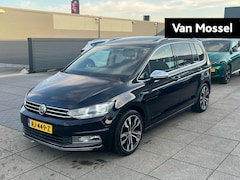 Volkswagen Touran - 1.2 TSi H6 Highline | 7-Persoons | Panoramadak | Led Koplampen | Afn. Trekhaak | Navi | Le