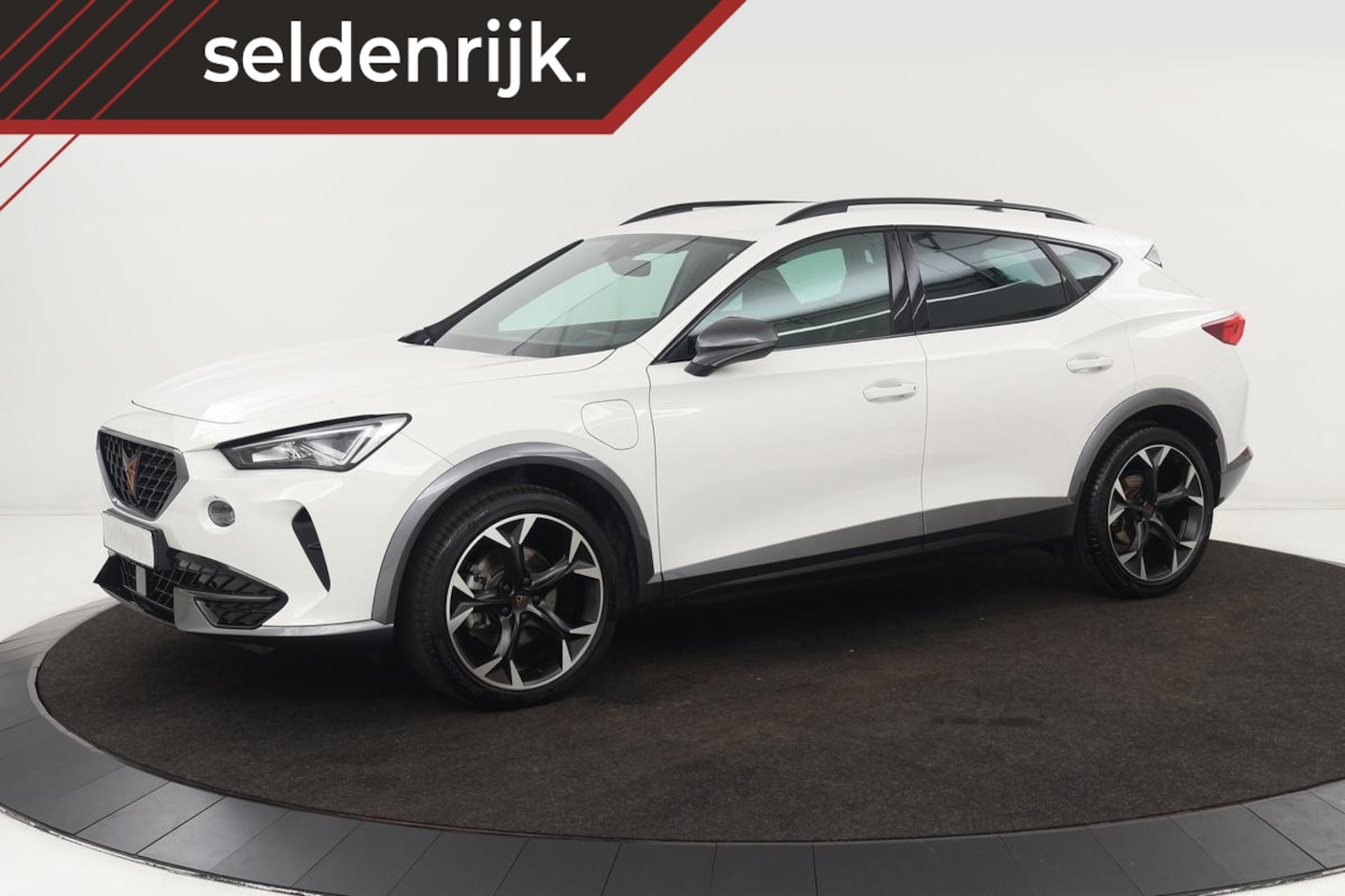 CUPRA Formentor - 1.4 e-Hybrid | Carplay | Leder | Stoel & stuurverwarming | Adaptive cruise | Camera | Keyl - AutoWereld.nl