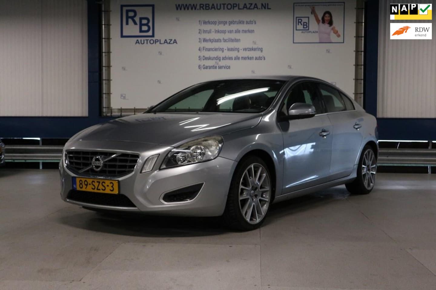 Volvo S60 - 1.6 T4F Kinetic / Automaat / 1e EIG / TOPPER ! - AutoWereld.nl