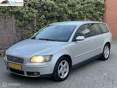 Volvo V50 - 1.8 Momentum Benzine Clima Cruise Trekhaak Leder