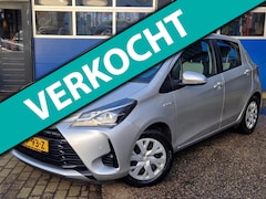 Toyota Yaris - 1.5 Hybrid Active / Automaat / Camera / ECC / Navigatie / Bluetooth / Stoelverwarming