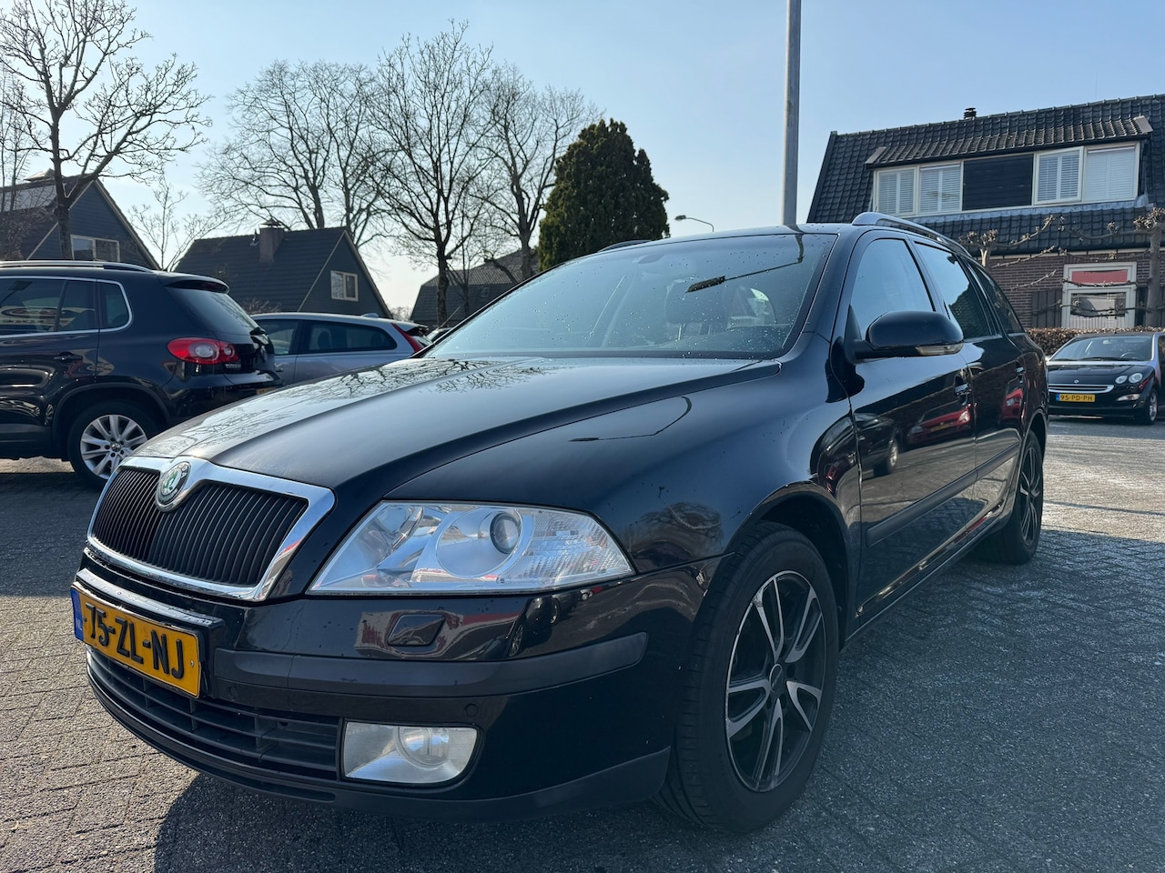 Skoda Octavia Combi - 1.8 TSI Elegance Attractive Business 118kW-161pk Tik in motor!! - AutoWereld.nl