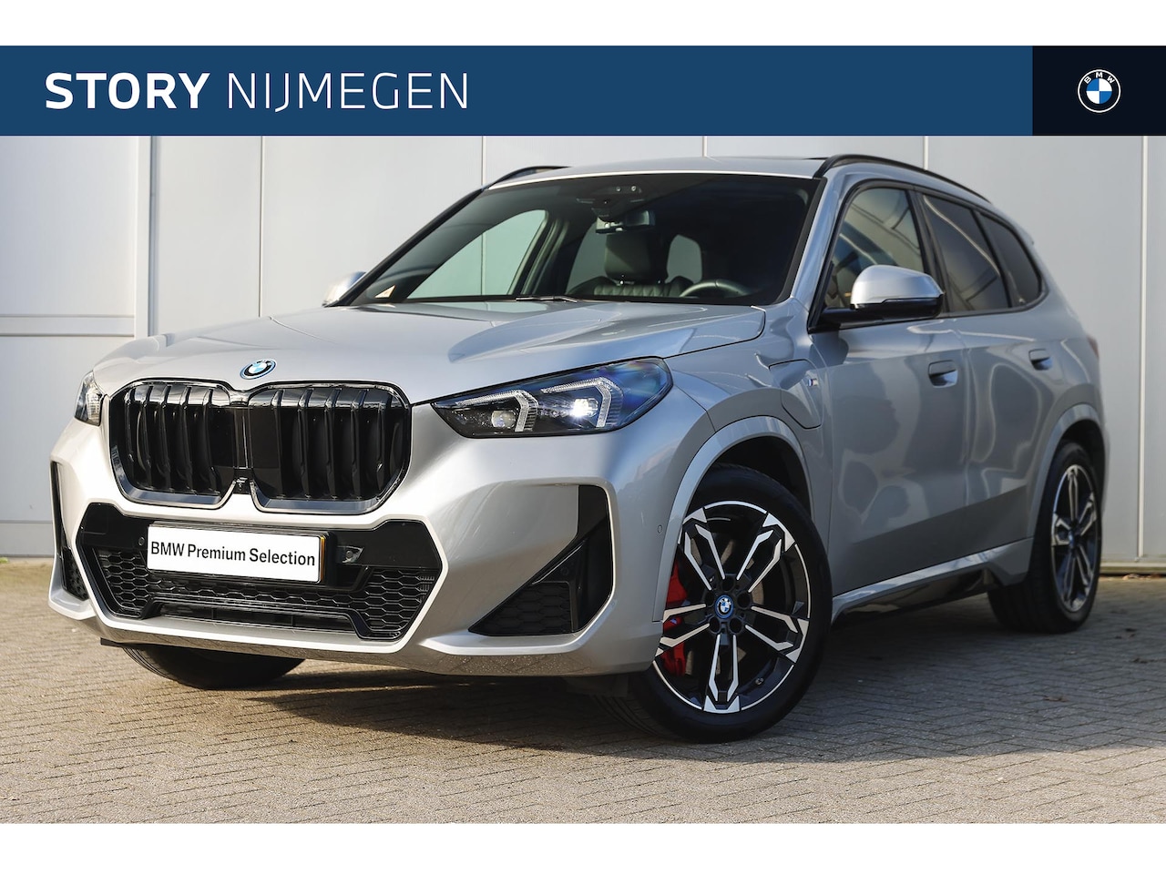 BMW X1 - xDrive30e High Executive M Sport Automaat / Panoramadak / Trekhaak / Sportstoelen / Adapti - AutoWereld.nl