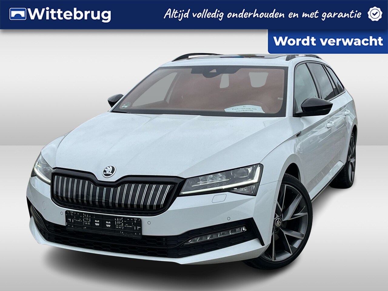 Skoda Superb Combi - 1.4 TSI iV 218pk Sportline Business DSG Automaat Panoramadak / 19"LM Velgen / Voorruit + s - AutoWereld.nl