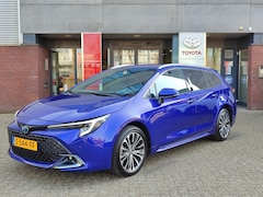 Toyota Corolla Touring Sports - Hybrid 140 DYNAMIC LED KEYLESS STOELVERW EL-ACHTERKLEP BLIND SPOT 17'' LM-VELGEN LED NAVI