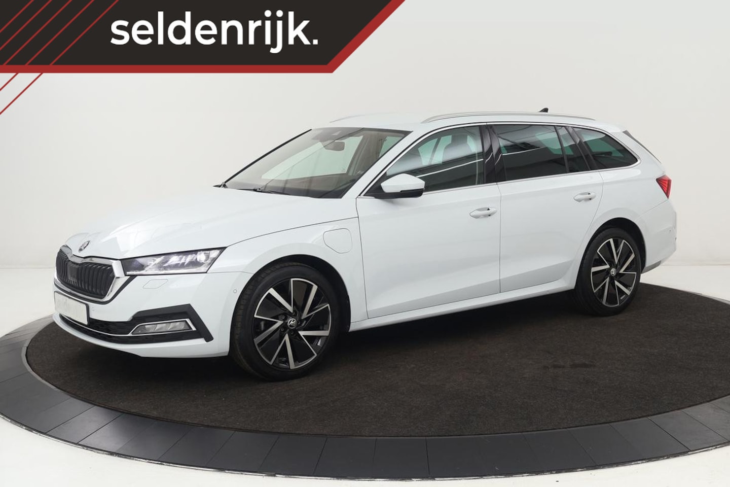 Skoda Octavia - 1.4 TSI iV PHEV Style | Head-Up | Stoelventilatie | Leder | Camera | Verwarmde achterbank - AutoWereld.nl