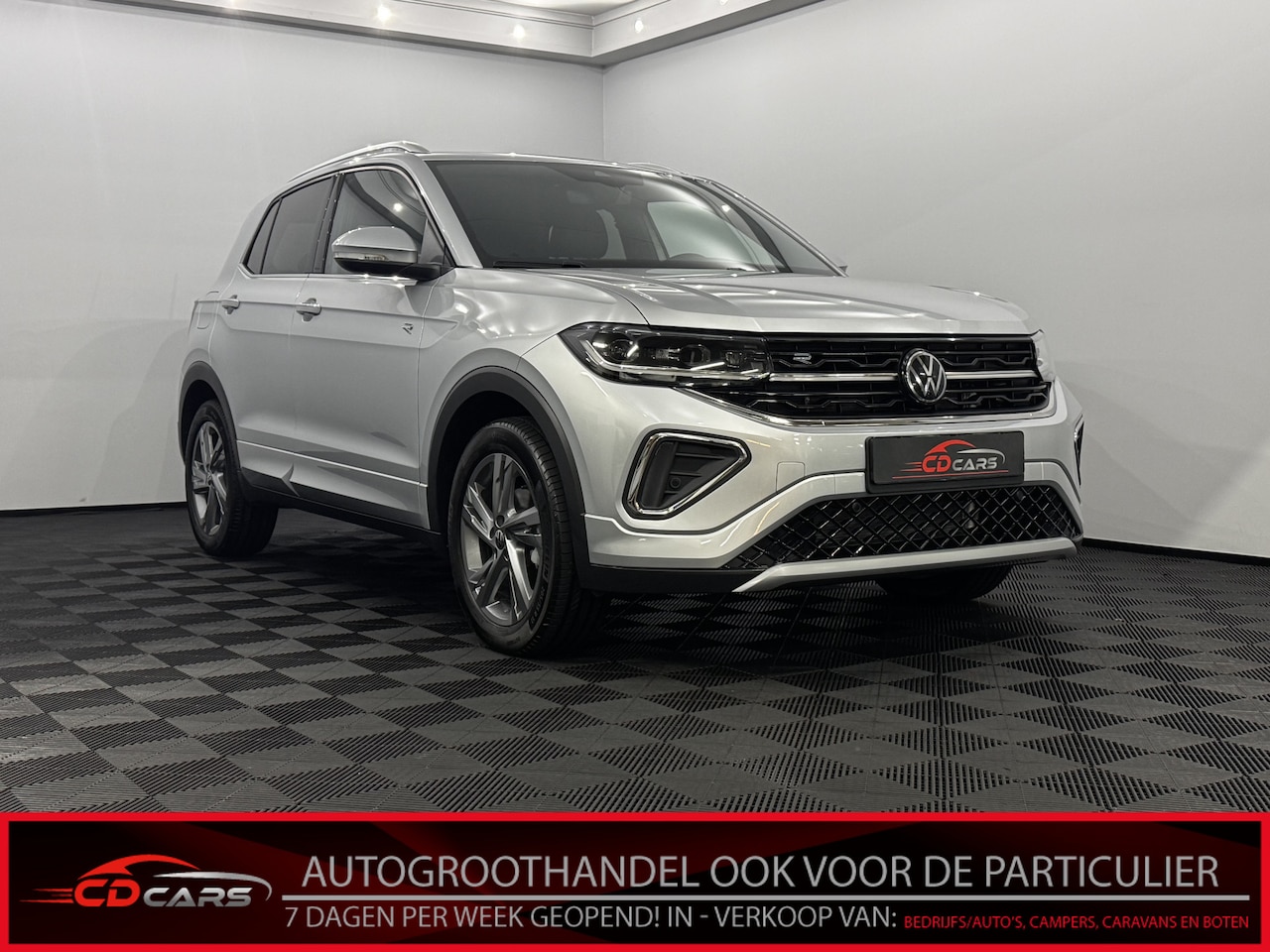 Volkswagen T-Cross - 1.0 TSI R-Line Half leder, Camera, Apple carplay, Virtual desk, Cruise control adaptief, 1 - AutoWereld.nl