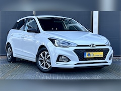 Hyundai i20 - Premium / Stoel/stuur verwarming / Carplay / Camera