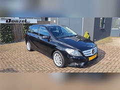 Mercedes-Benz B-klasse - 180 AUTOMAAT - NAVIGATIE - km 98975