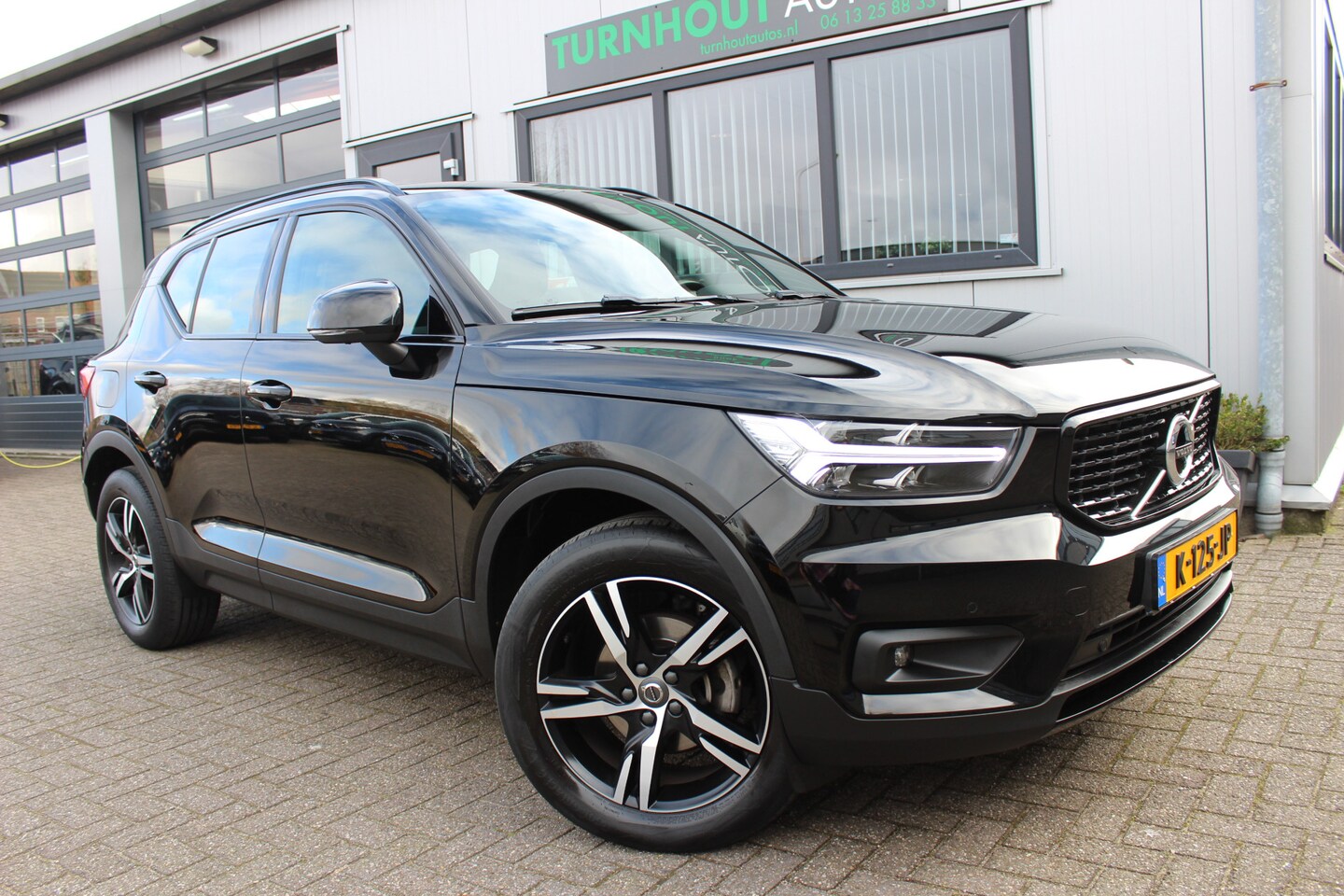 Volvo XC40 - 1.5 T3 R-Design Harman Kardon | Pano | 360 Cam - AutoWereld.nl