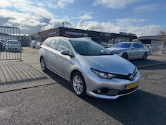 Toyota Auris Touring Sports - 1.8 Hybrid Dynamic Go