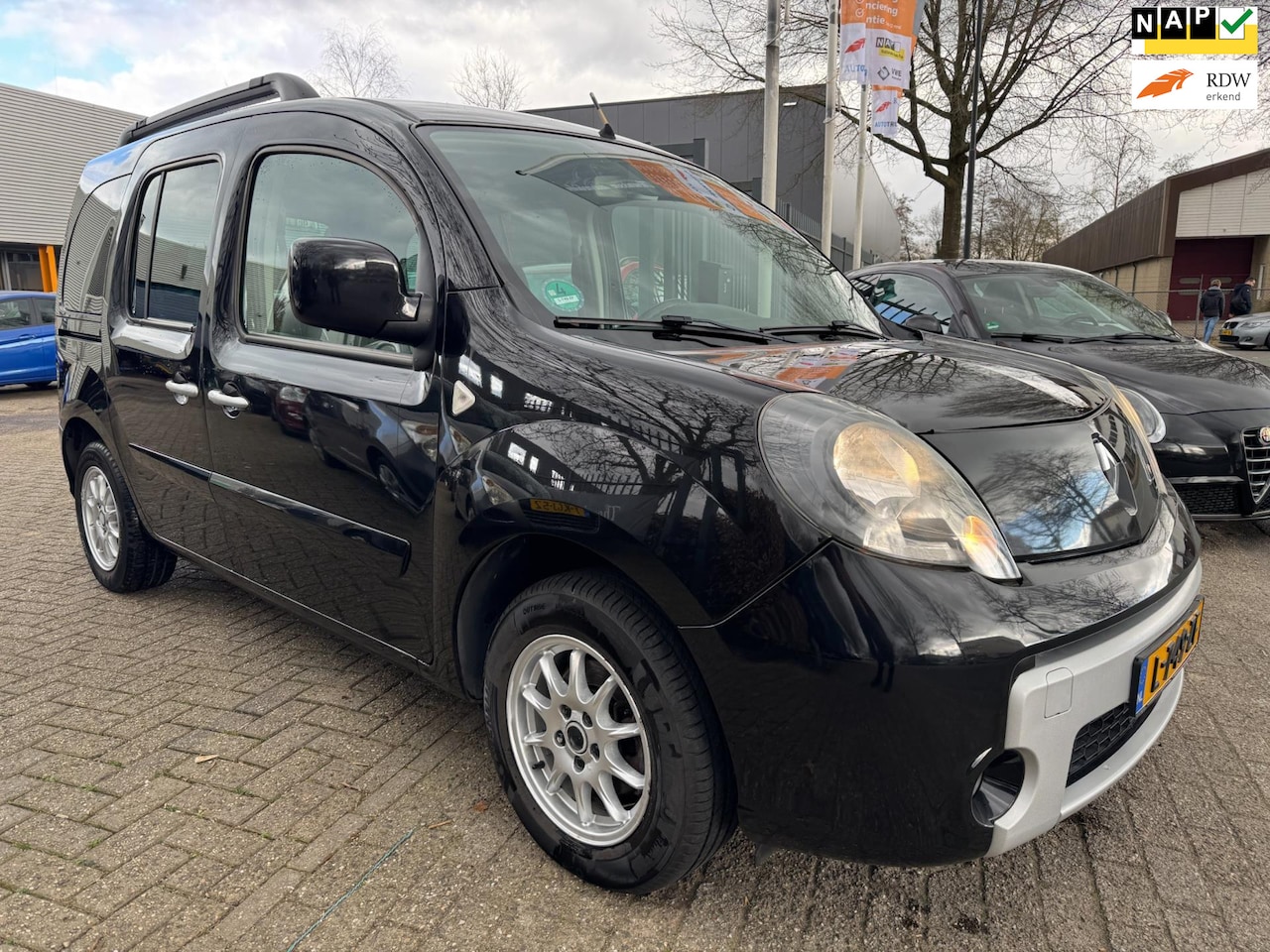 Renault Kangoo Family - 1.6-16V Privilège automaat, airco, elec pakket 97.121 km, nette perfect rijdende auto * RI - AutoWereld.nl