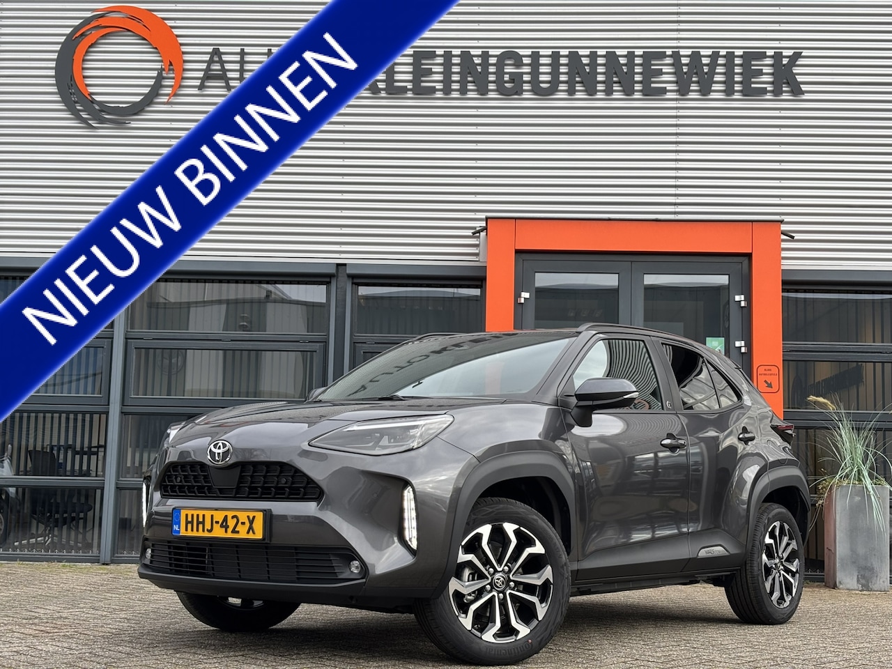 Toyota Yaris Cross - 1.5 Hybrid 130 TEAM D / NIEUW / Apple Carplay/Android Auto / Camera / Stuur & Stoelverwarm - AutoWereld.nl