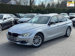 BMW 3-serie - 320i High Executive Sport|Nwe Ketting|Groot Navi|Trekhaak|Cruise control|Climate control|S