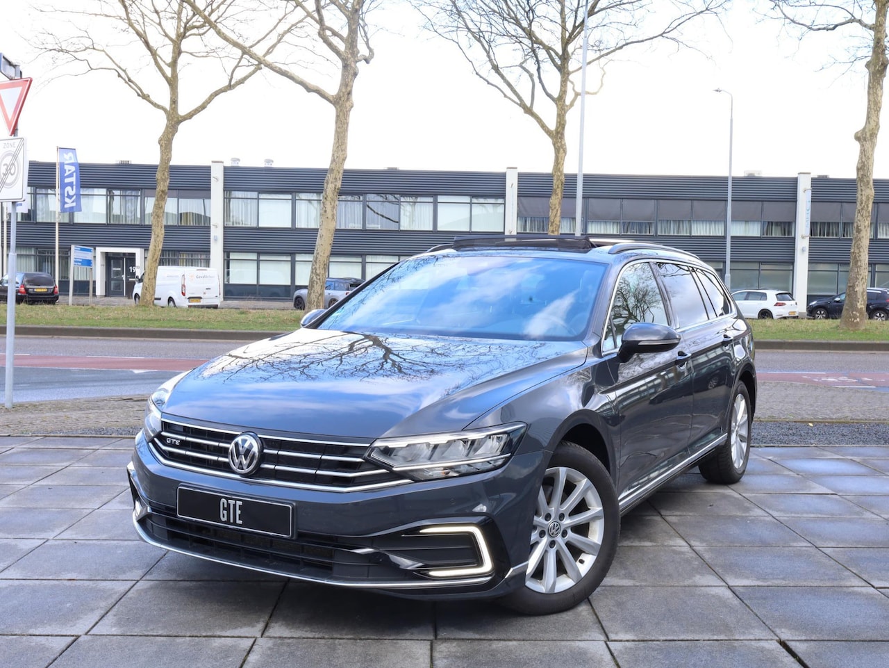 Volkswagen Passat Variant - GTE Panodak | Vol Leer | 360°Camera | Keyless | Virtual | Memory | - AutoWereld.nl