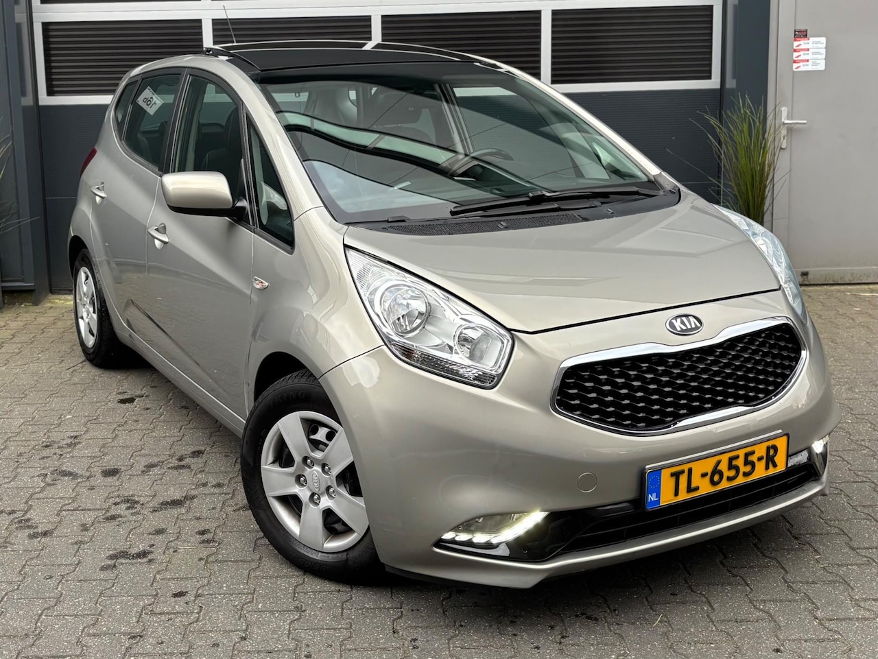 Kia Venga - 1.6 CVVT DynamicPLusLine*PANO*Automaat*CRUISE*CAMERA - AutoWereld.nl