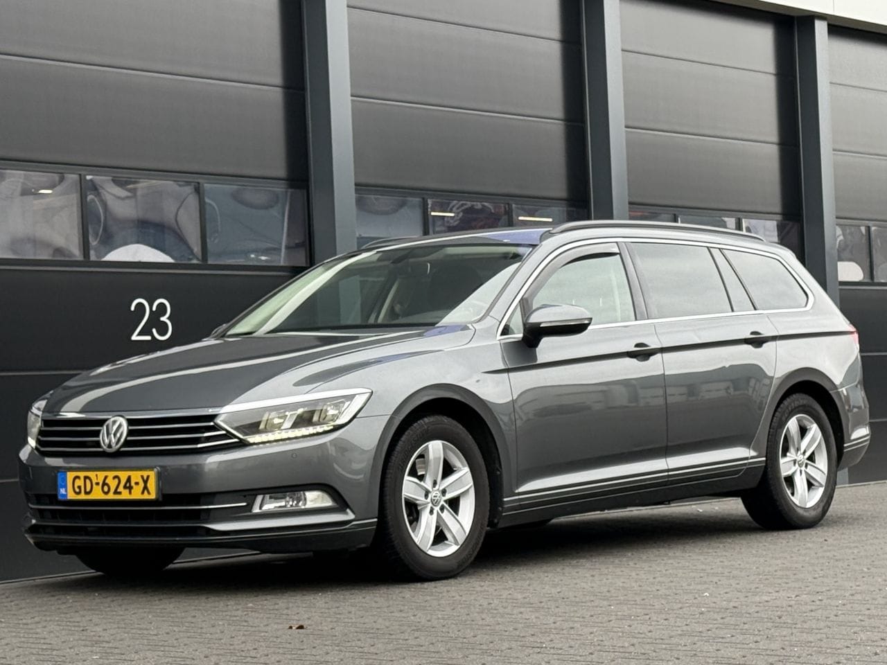 Volkswagen Passat Variant - 1.6 TDI Automaat Navi EURO-6 - AutoWereld.nl