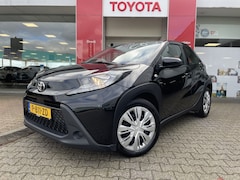 Toyota Aygo X - 1.0 VVT-i MT play | Rijstrooksensor | Apple CarPlay Android Auto