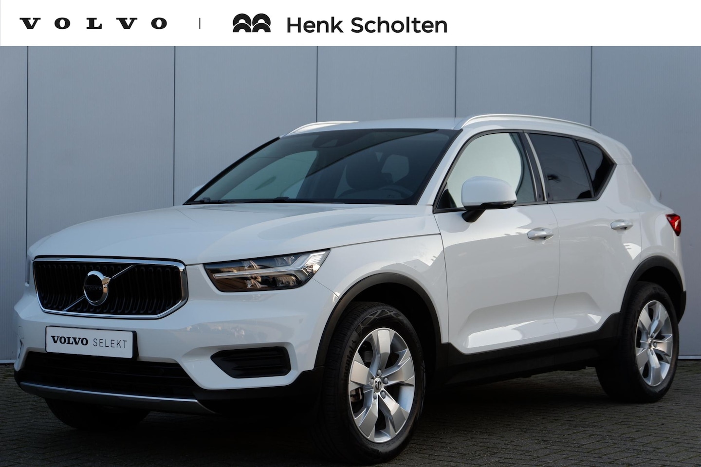 Volvo XC40 - T2 Automaat Momentum Park Assist achter | Keyless Entry| Semi Electrische Trekhaak| Electr - AutoWereld.nl