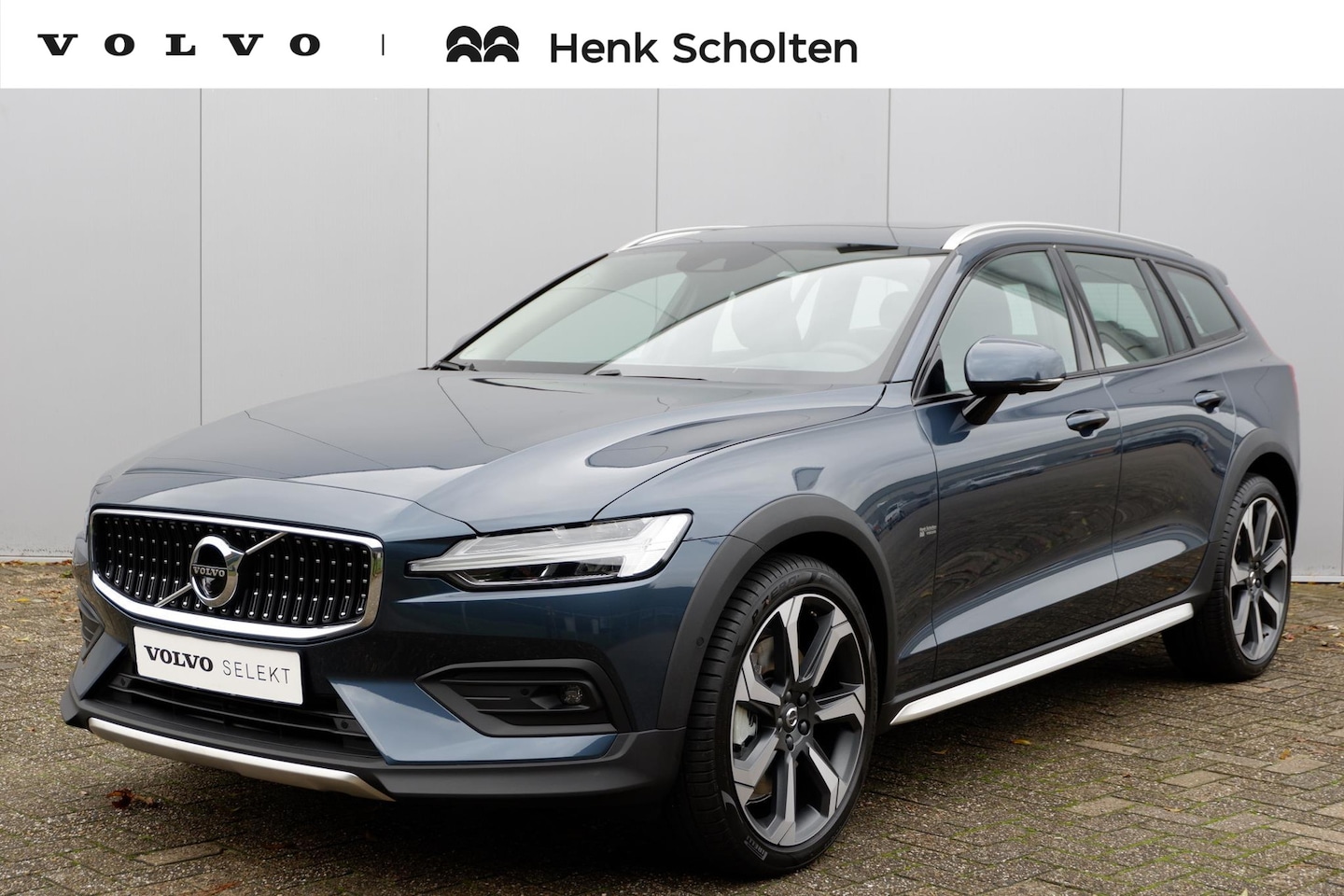 Volvo V60 Cross Country - B5 AWD 250PK AUT8 Pro, Standkachel, Stoelverwarming voor en achter, Stuurwielverwarming, E - AutoWereld.nl