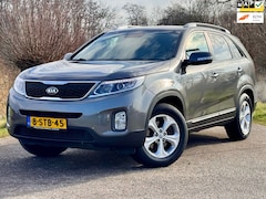 Kia Sorento - 2.4 GDi Plus Pack 7persoons / Automaat / Nieuwe motor / Trekhaak / Navigatie / Stoelverwar