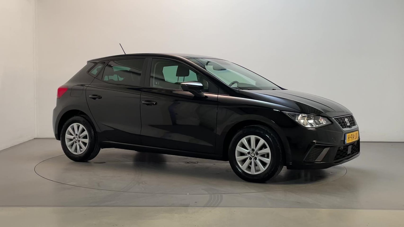 Seat Ibiza - 1.0 TSI Style Business Intense Climate Control Navigatie Camera - AutoWereld.nl