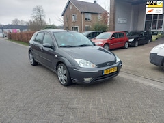 Ford Focus - 1.6-16V Futura