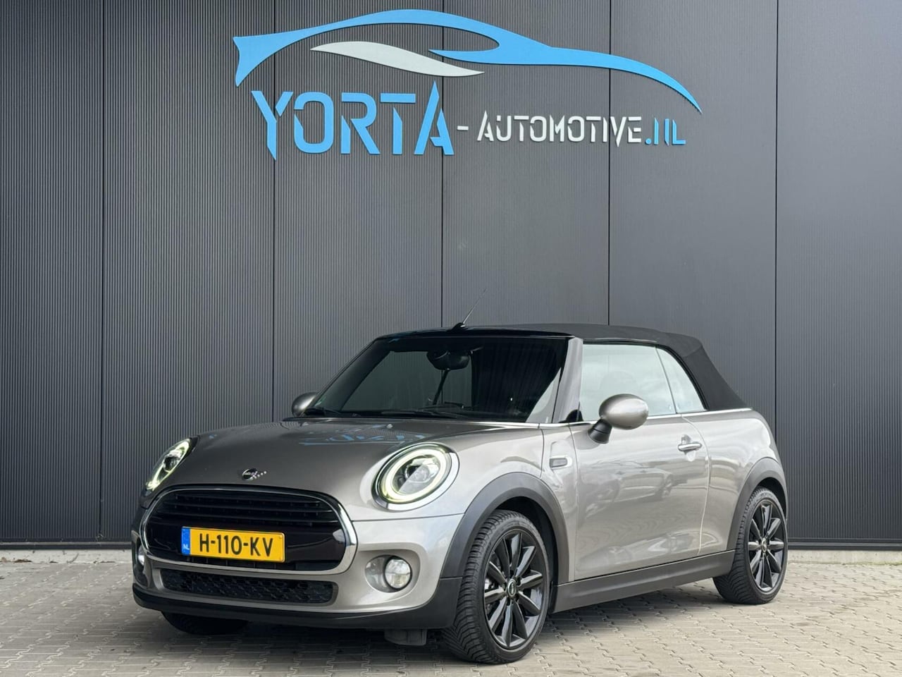 MINI Cabrio - 1.5 Cooper Chili YOURS*NL AUTO*DEALERONDERHOUDEN - AutoWereld.nl