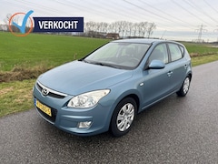 Hyundai i30 - 1.6i Dynamic AIRCO / NAP