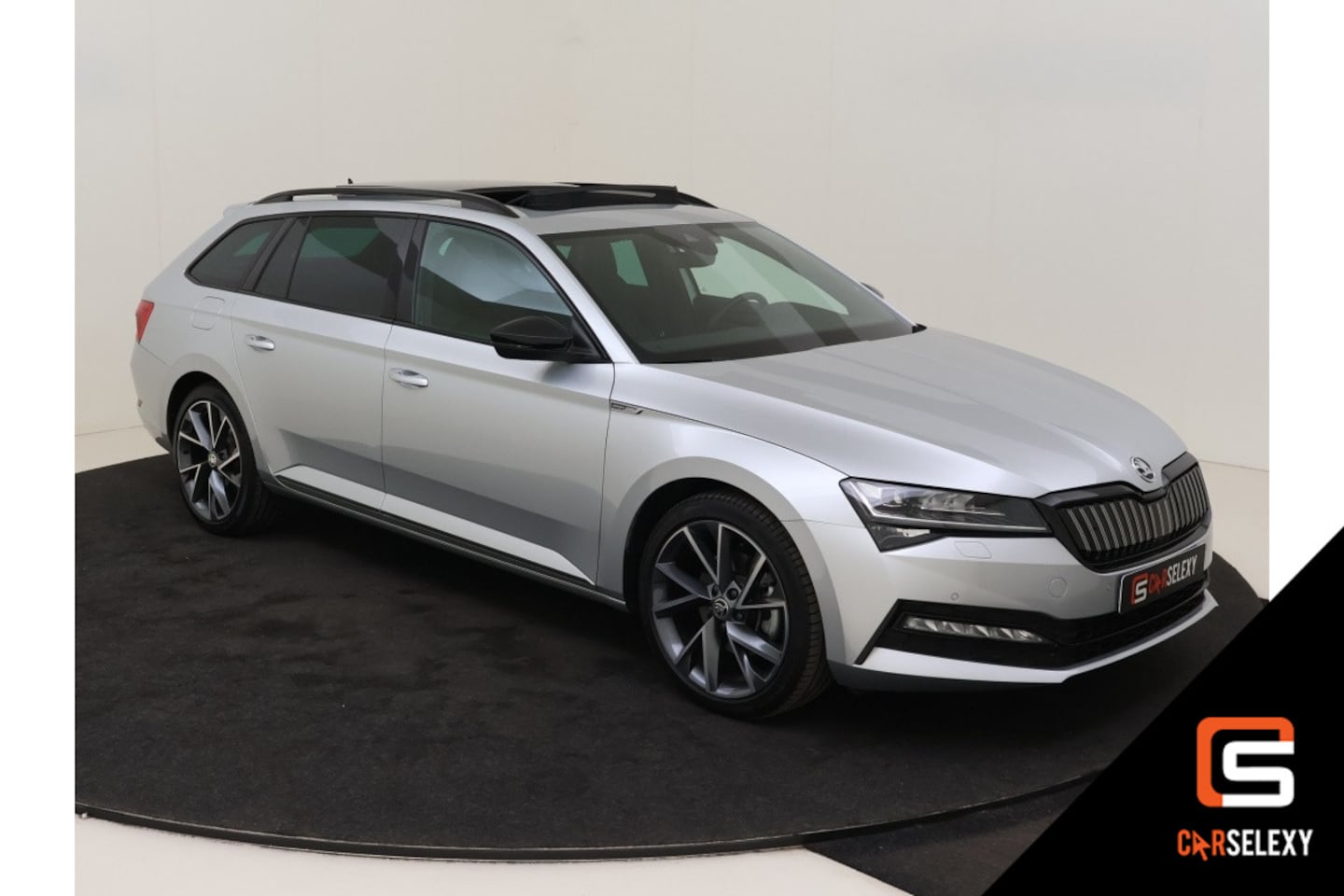 Skoda Superb Combi - 1.4 TSI iV Sportline Business 218PK PHEV Panorama Schuifdak Alca - AutoWereld.nl