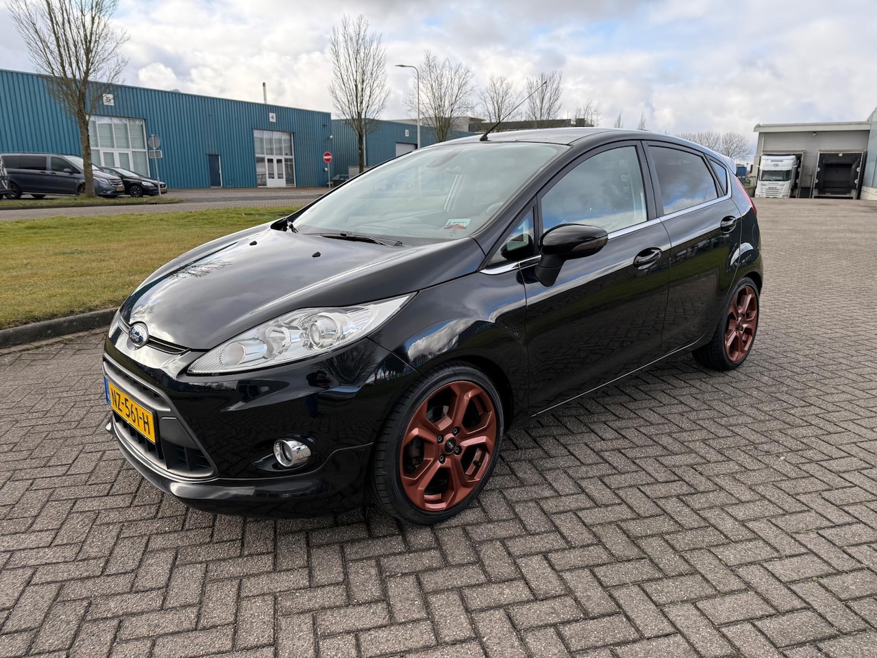 Ford Fiesta - 1.6 Ghia Leder spoiler pakket etc - AutoWereld.nl