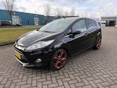 Ford Fiesta - 1.6 Ghia Leder spoiler pakket etc