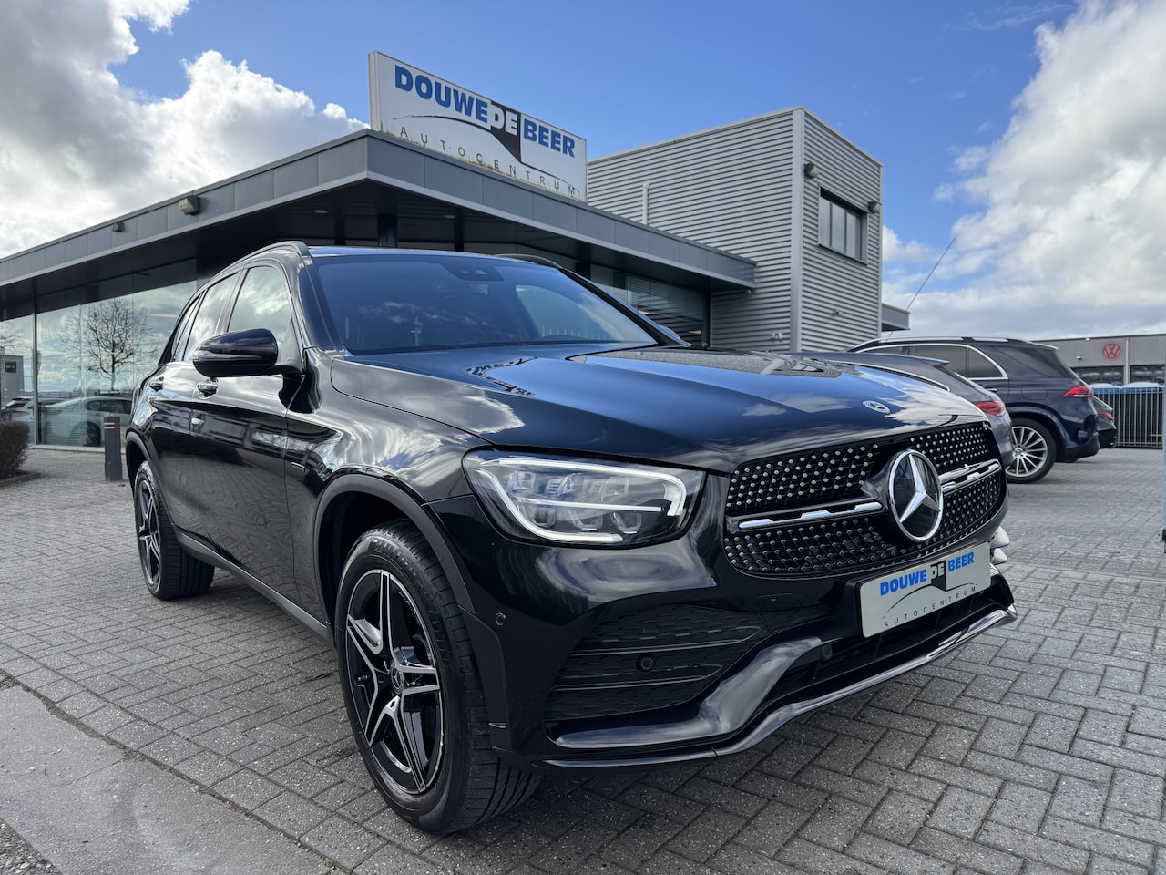 Mercedes-Benz GLC-klasse - 300e 4MATIC AMG Pano-Dak | Trekhaak | Keyless | Camera | Carplay - AutoWereld.nl