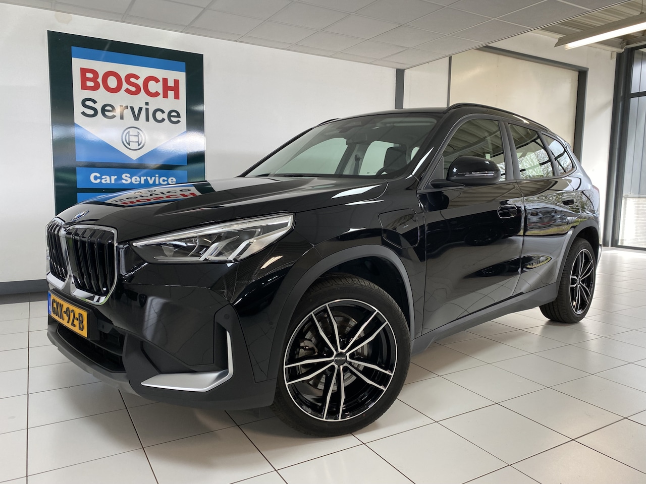 BMW X1 - xDrive25e Apple Carplay / Android /Elec achterklep / Camera / Navigatie - AutoWereld.nl