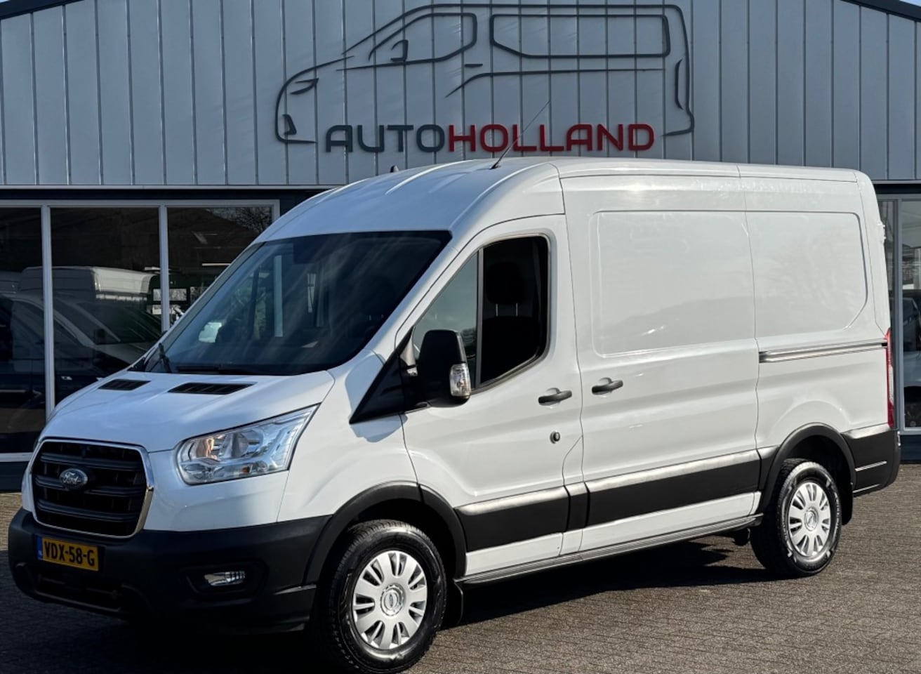 Ford Transit - 2.0 TDCI 96KW 131PK L2H2 EURO 6 NAVIGATIE/ CAMERA/ DUBBELE SCHUI - AutoWereld.nl