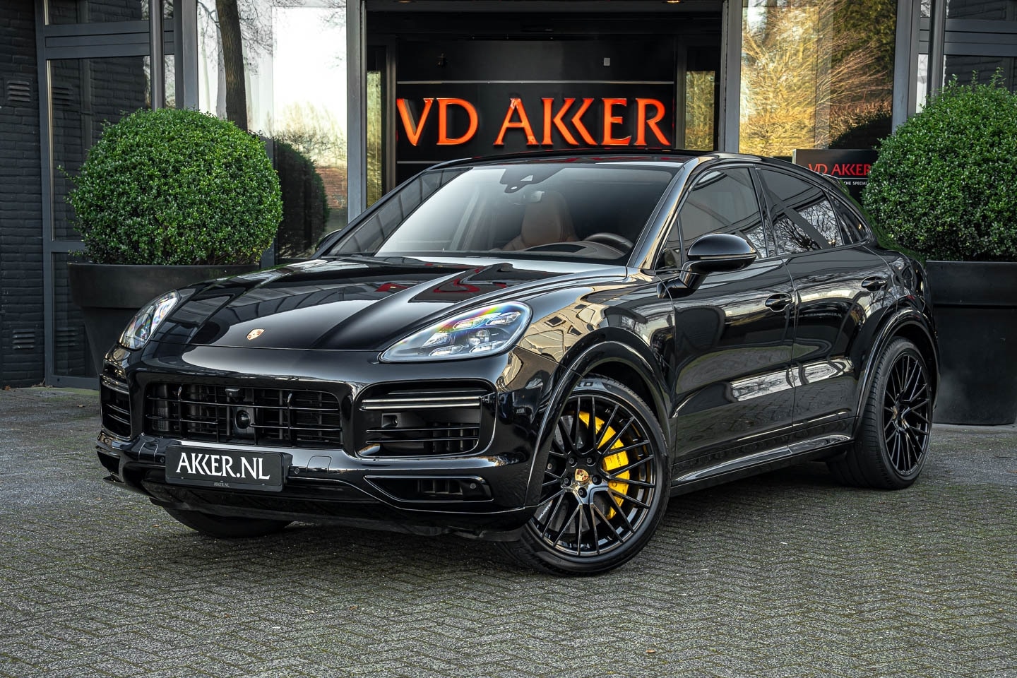 Porsche Cayenne Coupé - Turbo S E-Hybrid Coupé 680 pk Vierwielsturing | SportDesign | Head-up - AutoWereld.nl