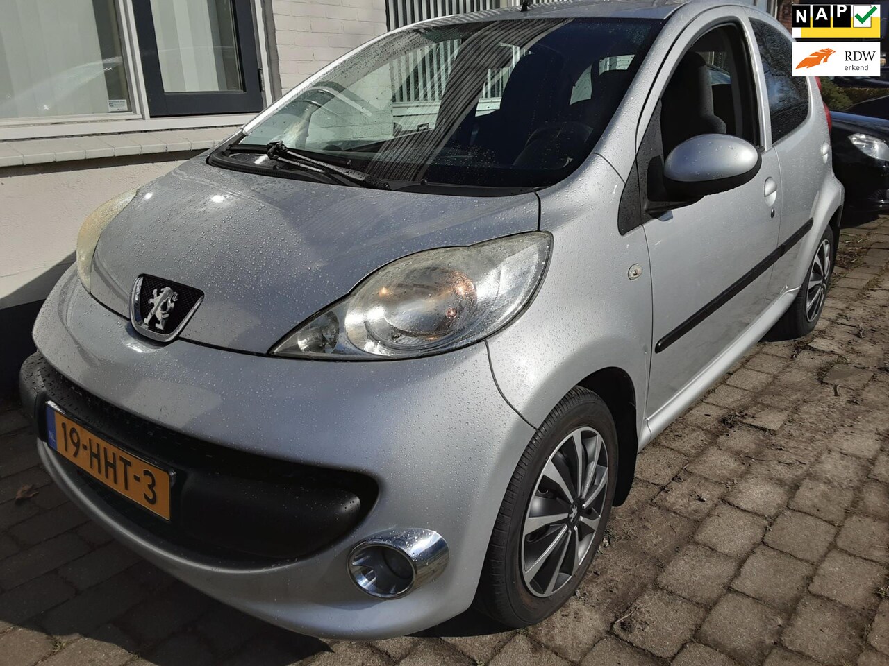 Peugeot 107 - 1.0-12V XS 1.0-12V XS - AutoWereld.nl