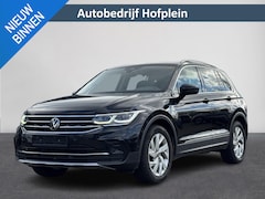 Volkswagen Tiguan - 1.5 TSI Elegance | Automaat | ACC | Carplay | Navi | Parkeersensor voor/achter | Winter-Pa