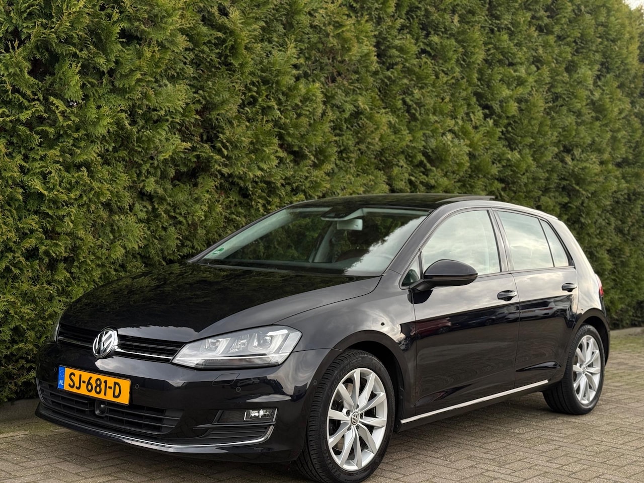 Volkswagen Golf - 1.4 TSI ACT Highline Panorama CarPlay - AutoWereld.nl