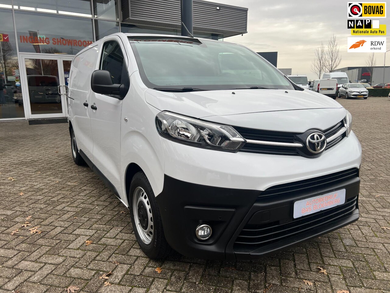 Toyota PROACE Long Worker - 1.5 D-4D Live Navi, Camera, trekhaak, etc. - AutoWereld.nl