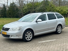 Skoda Octavia Combi - 1.2 TSI Tour Business Line 2012 6-bak Dealer onderhouden goed rijdend Ruime auto Stoelverw