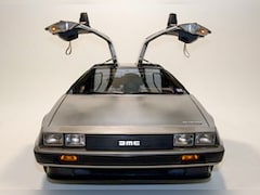 DeLorean DMC - 12