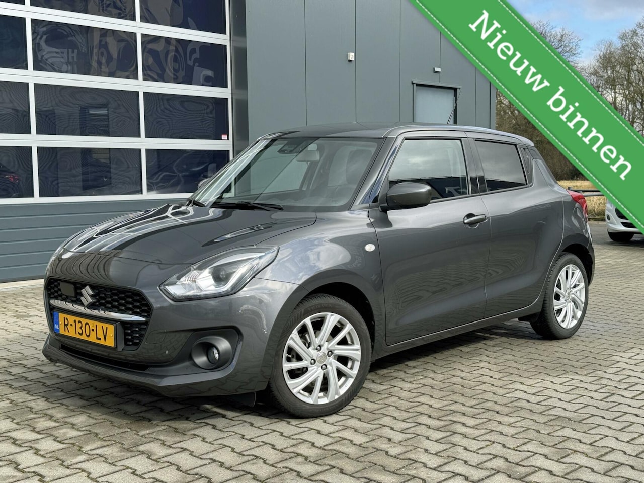 Suzuki Swift - 1.2 Select Smart Hybrid|Camera|Navi|Adapt.Cruise|Stoelverw| - AutoWereld.nl