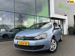 Volkswagen Golf - 1.4 FSI * PDC 2X * Navigatie * Bluetooth