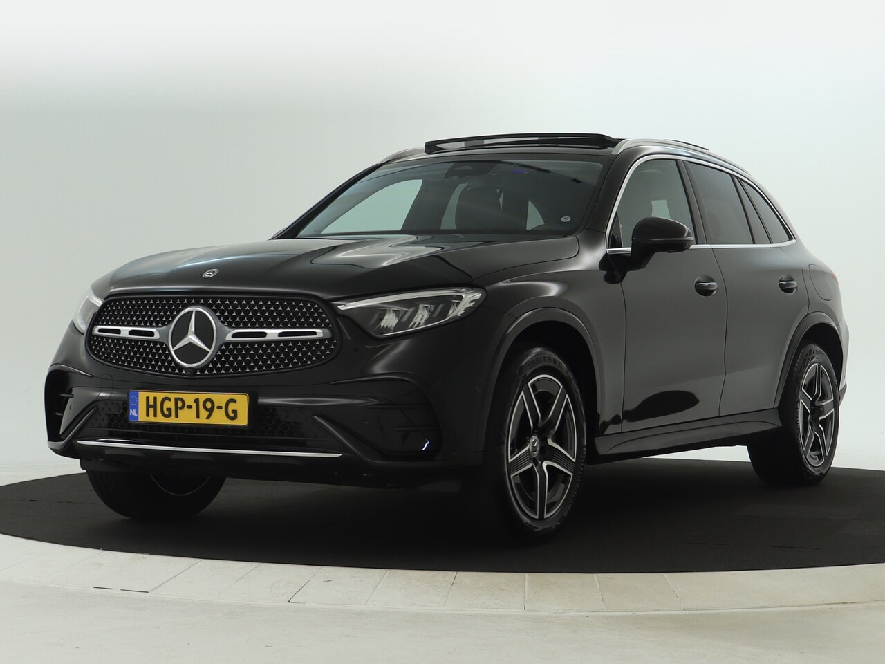 Mercedes-Benz GLC-klasse - 400 e 4MATIC AMG Plug-In Hybride | AMG Styling | Panorama Schuif-Kanteldak | Trekhaak | 36 - AutoWereld.nl