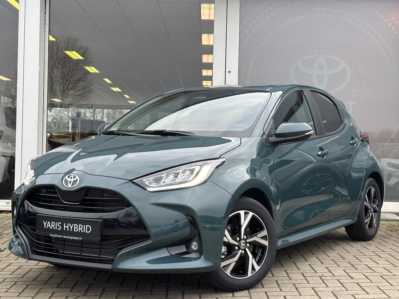 Toyota Yaris - 1.5 Hybrid 115 Dynamic Comfort Pack | Actieprijs na aftrek inruilpremie | 2025 model | Uit - AutoWereld.nl