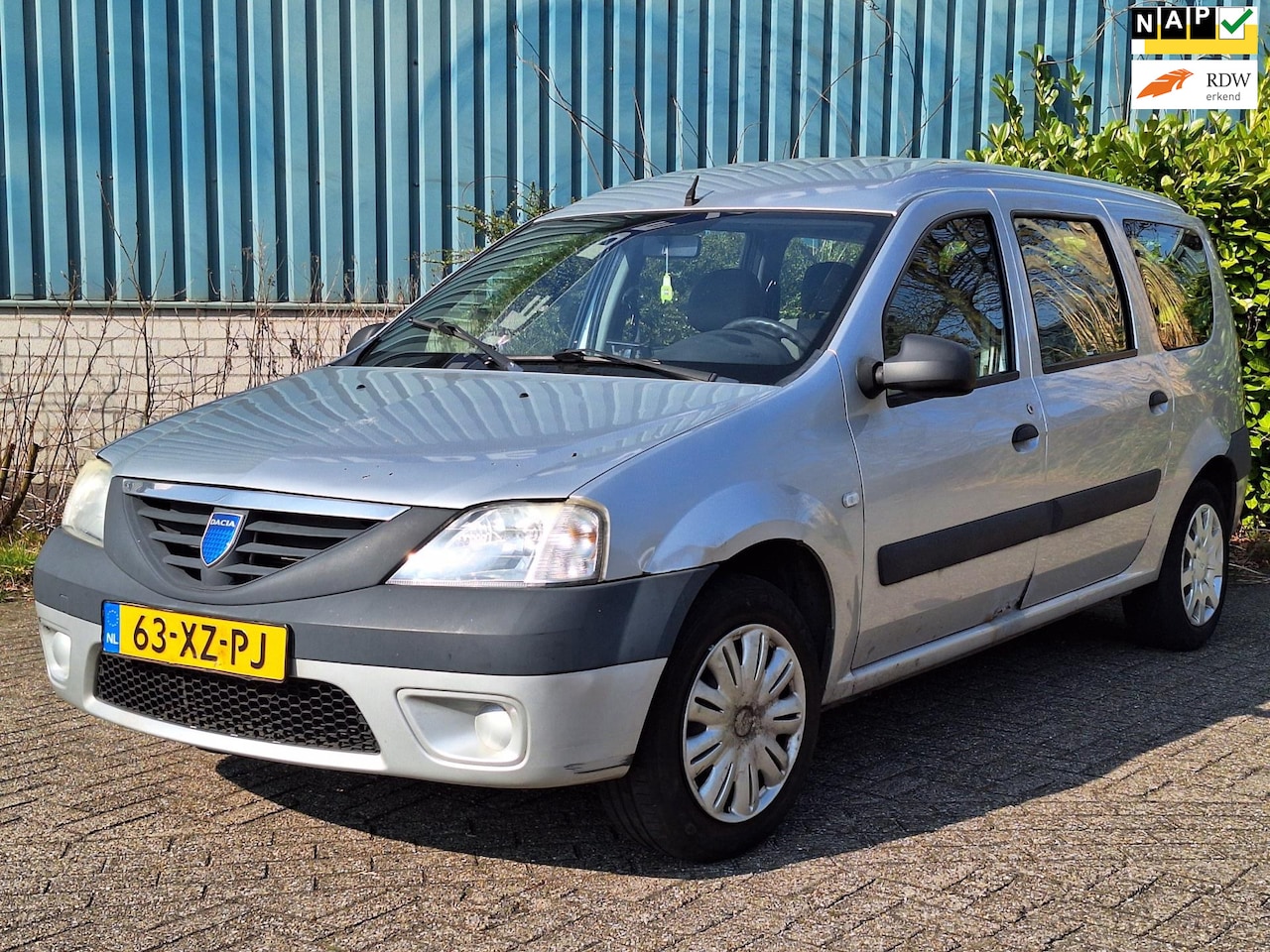 Dacia Logan MCV - | 1.6 Ambiance 7p. | Export of handel | - AutoWereld.nl