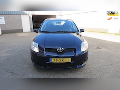 Toyota Auris - 1.6-16V Terra