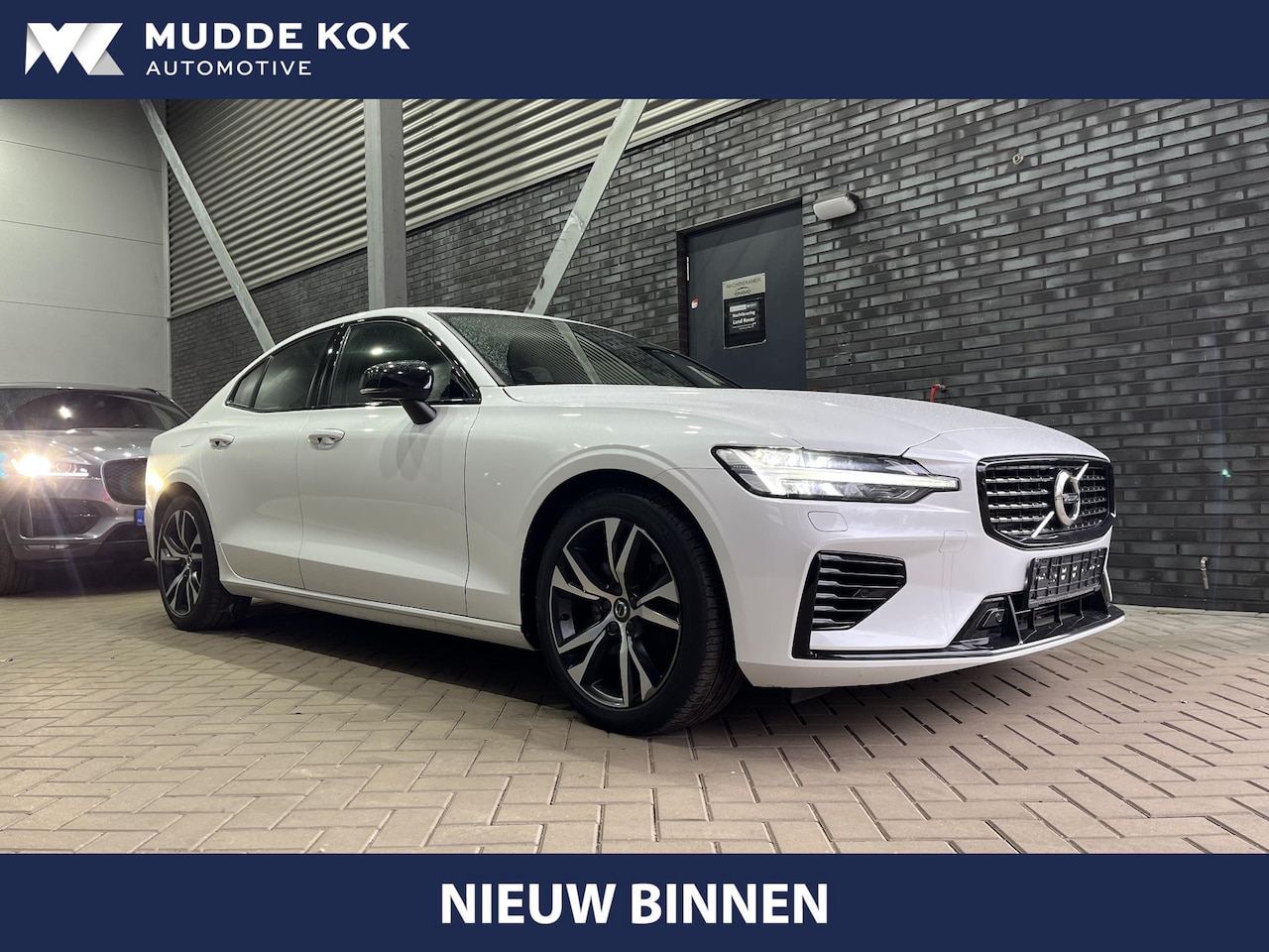 Volvo S60 - T8 Recharge R-Design | Panoramadak | Head-Up | harman/kardon | Trekhaak | ACC | Camera - AutoWereld.nl